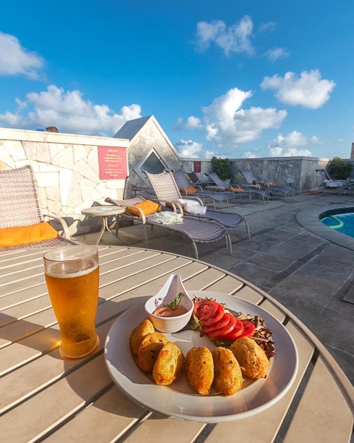 Hotel Atlante Plaza Recife Exterior foto The rooftop pool at the Hilton Nicosia