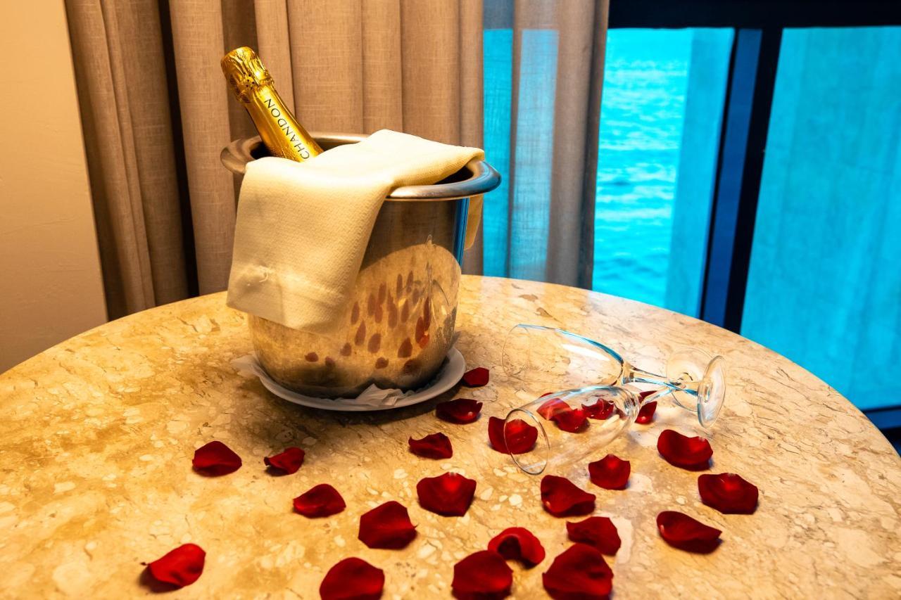Hotel Atlante Plaza Recife Exterior foto Champagne in a cooler