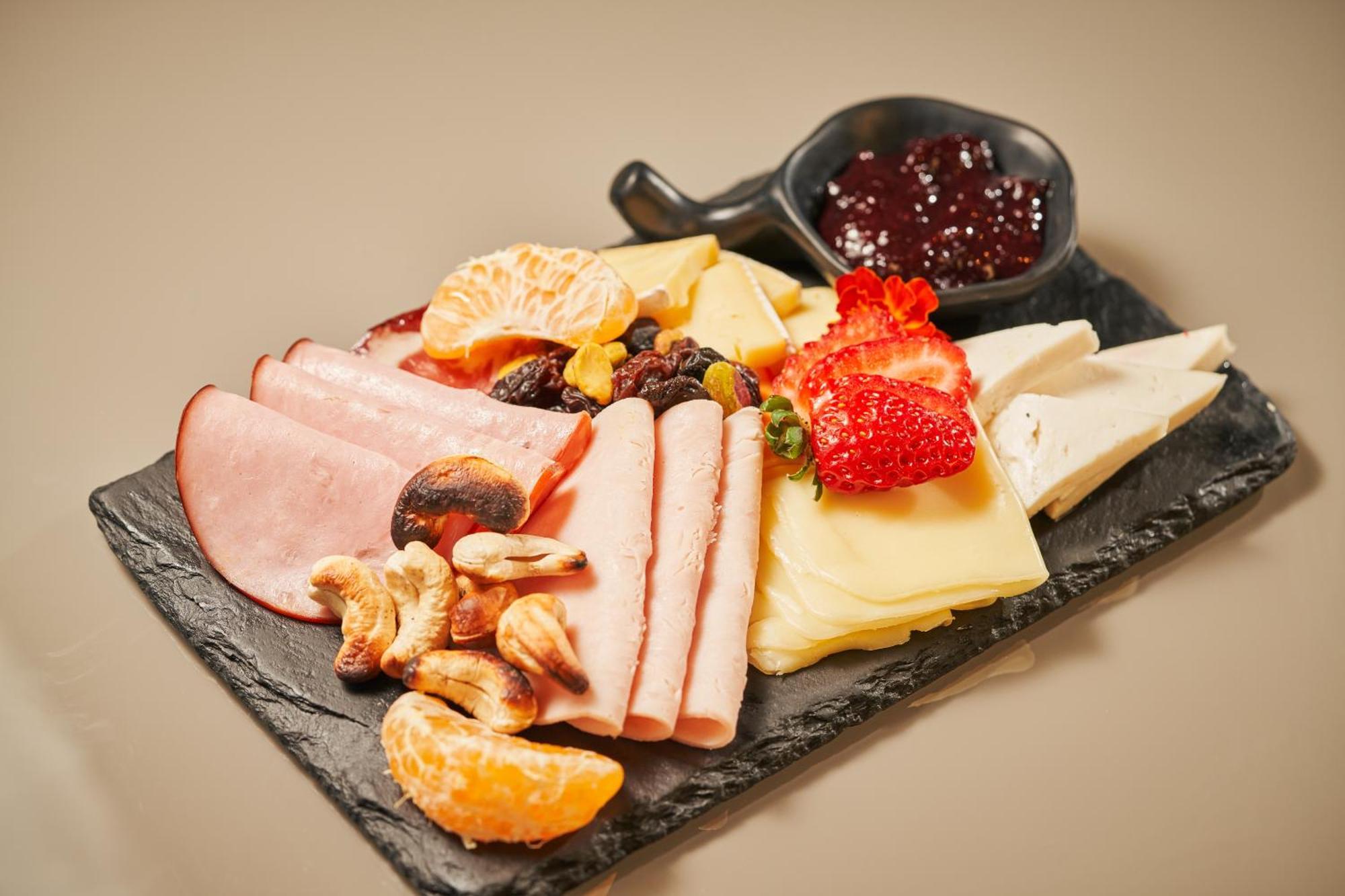Hotel Atlante Plaza Recife Exterior foto A cheese and ham platter