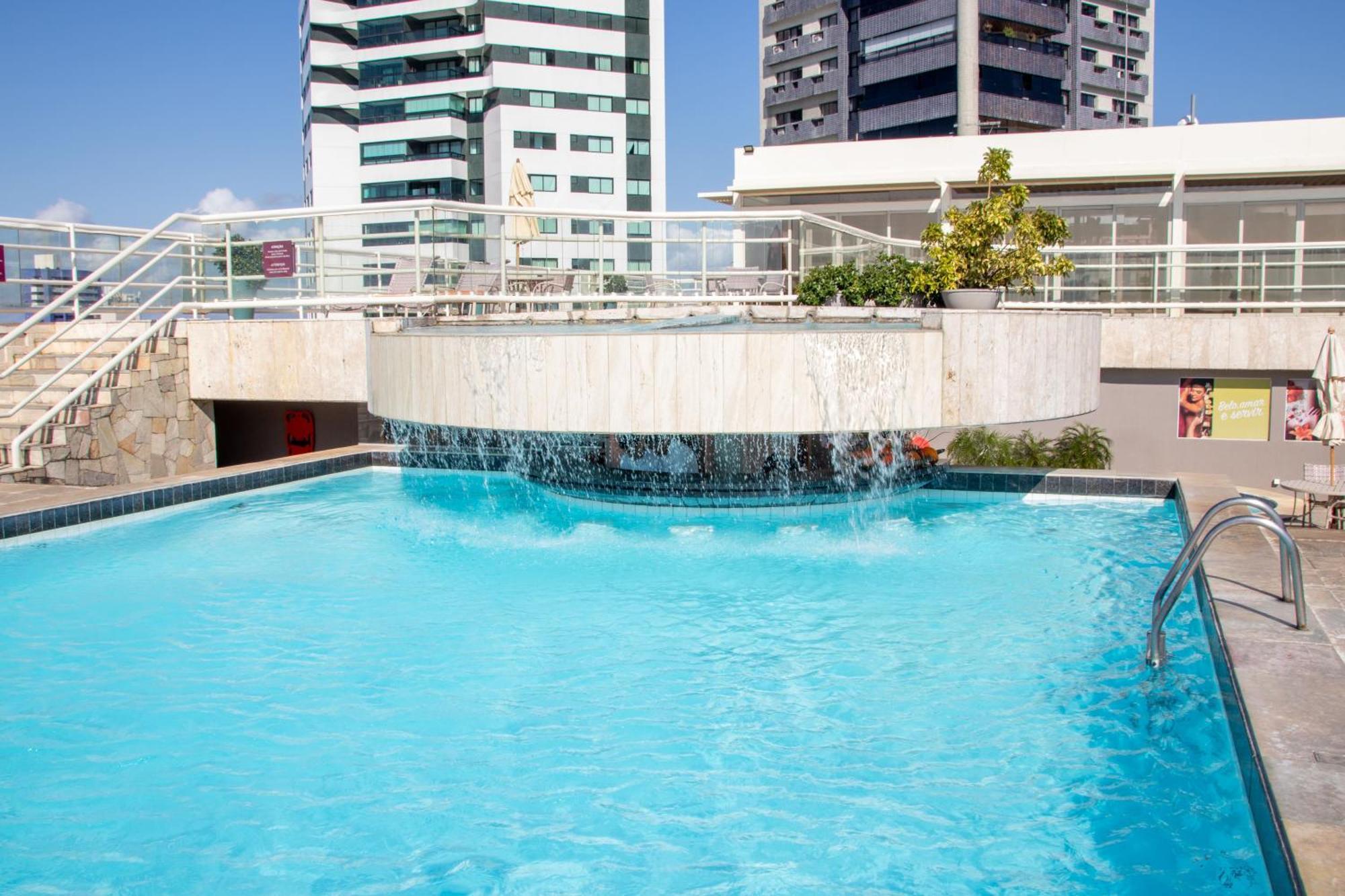 Hotel Atlante Plaza Recife Exterior foto The pool at the rooftop of the hotel